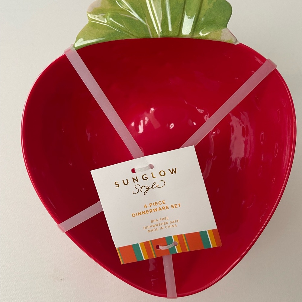 Set of 4 Strawberry Shaped Melamine Sunglow Bowls